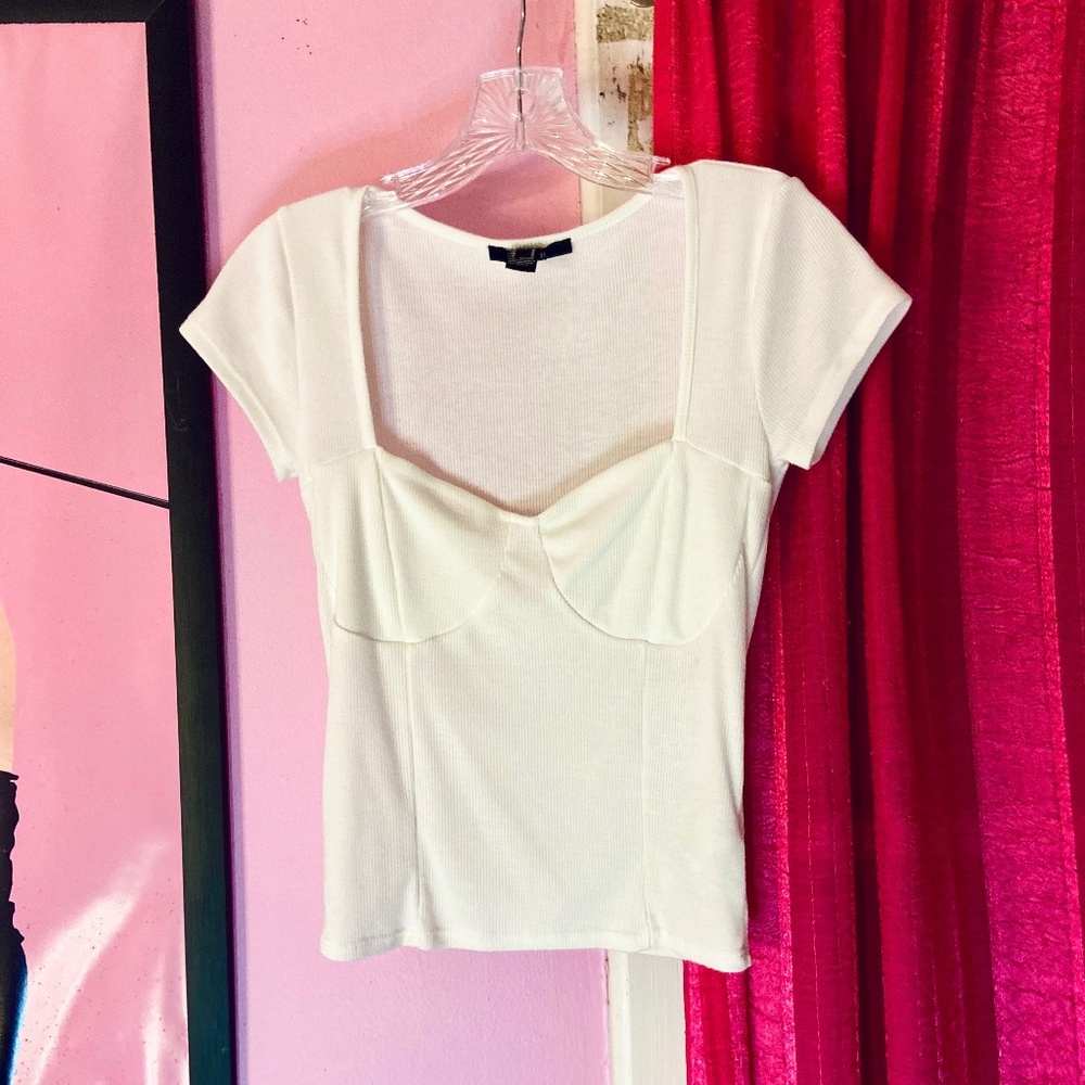 Forever 21 White Sculpted Bust Sweetheart Neckline Ribbed Blouse Women’s Medium